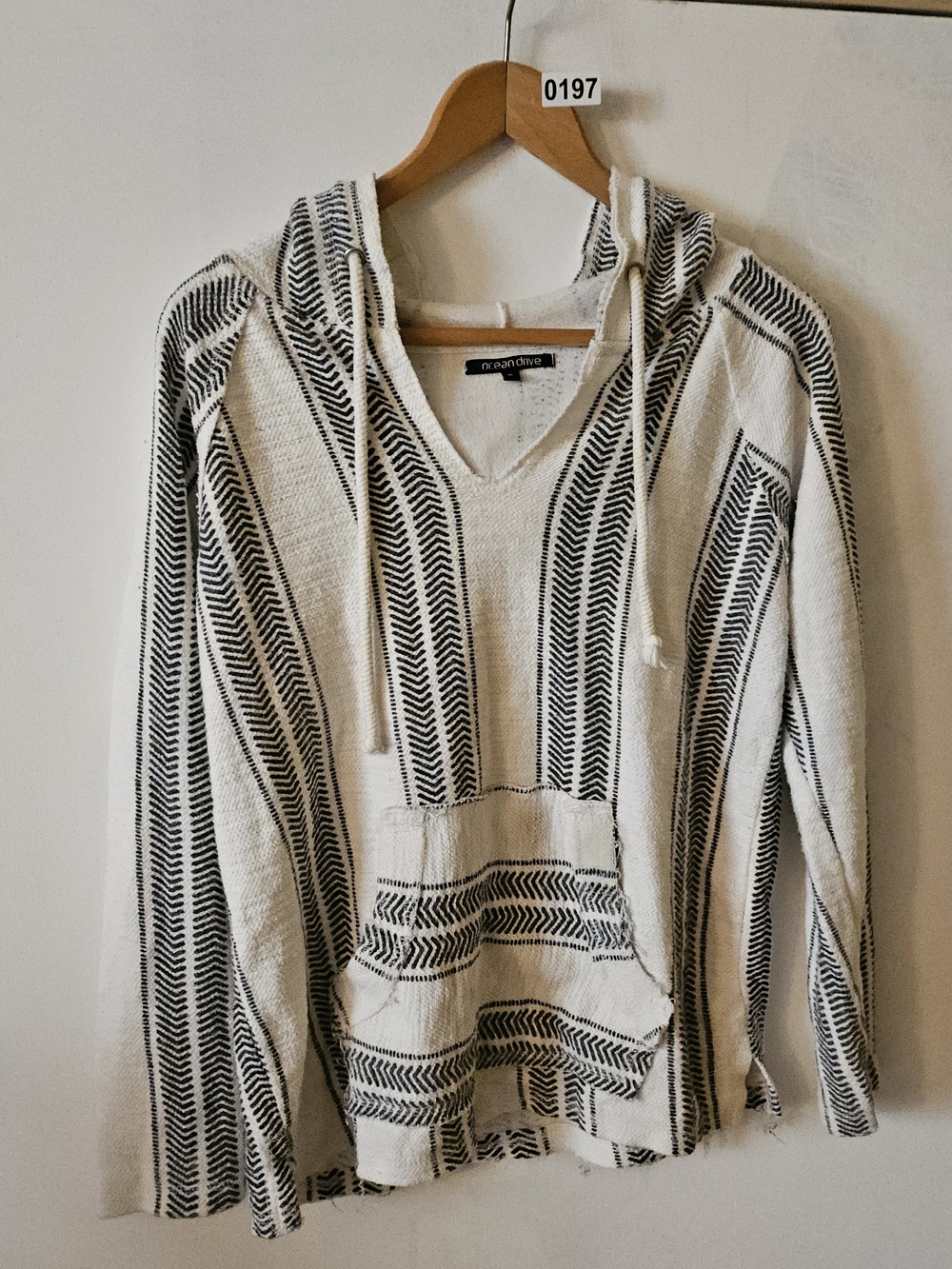 Ocean Drive V-Neck Baja Pullover Sweater in Cream and Black